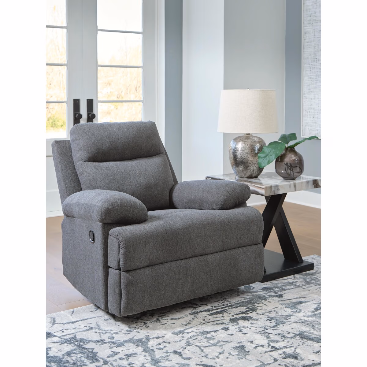 Side-Swipe Recliner - Image 3