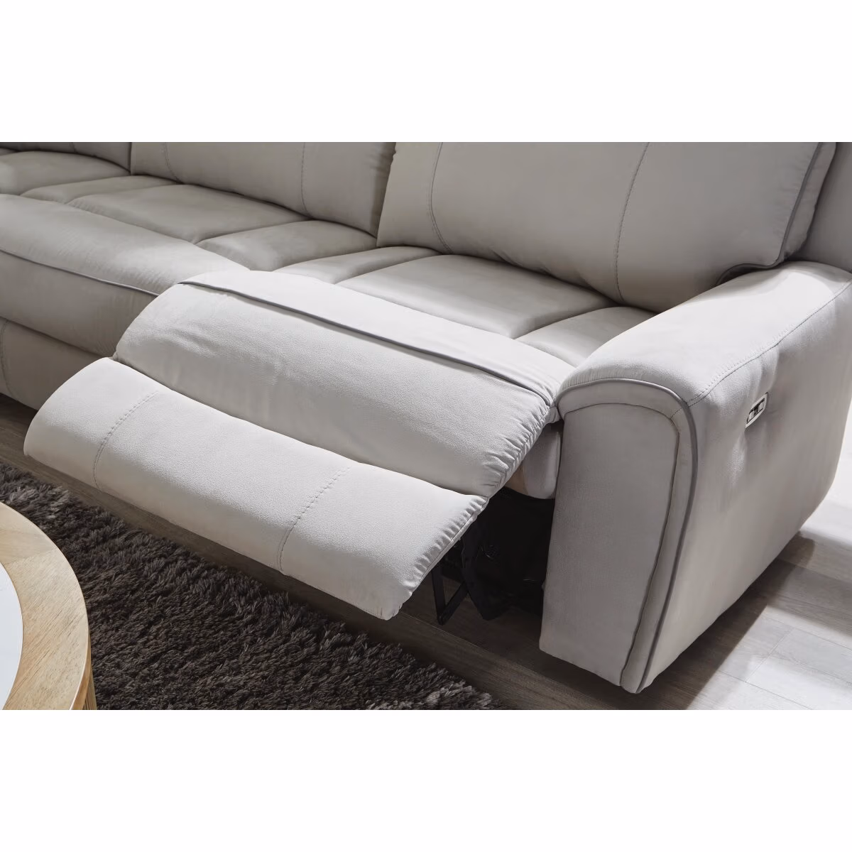 Social Pointe 6-Piece Reclining Sectional with Storage Console - Image 9