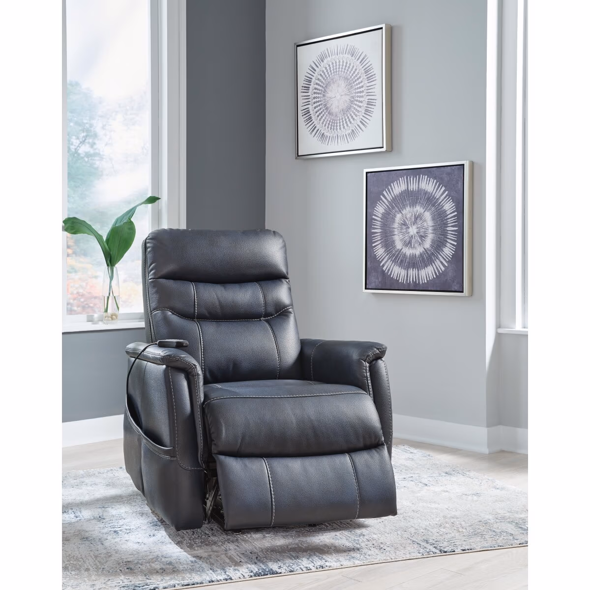 Strawbill Power Lift Recliner - Image 10