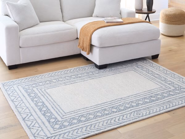 Azelhurst 5' x 7' Area Rug - Image 3