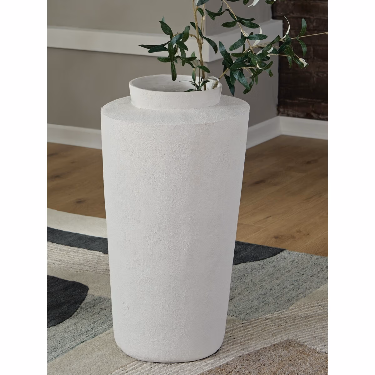 Flurinworth Vase - Image 3