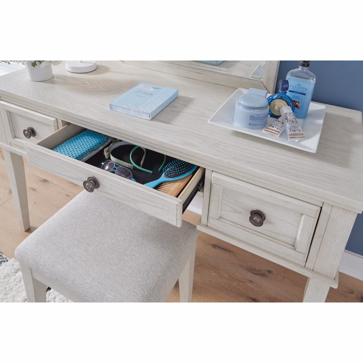 Robbinsdale Mirrored Vanity with Bench - Image 3