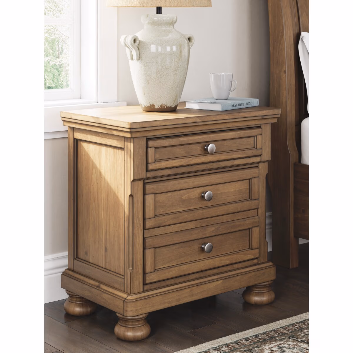 Feddinger Nightstand - Image 3