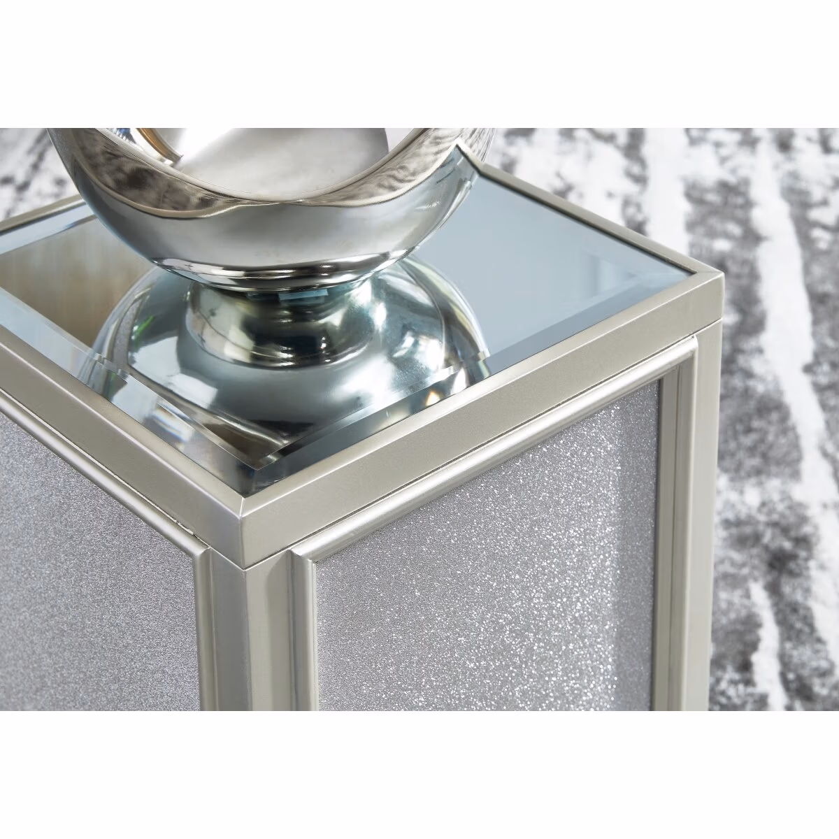 Traleena Nesting End Table (Set of 2) - Image 7