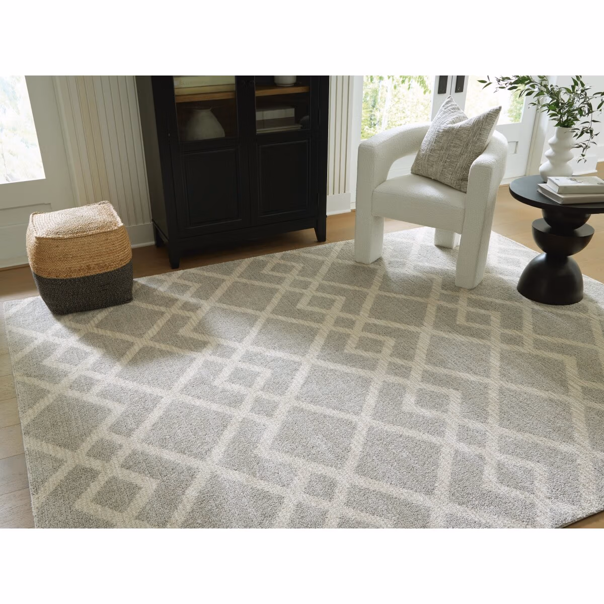 Unawick Large Rug - Image 3