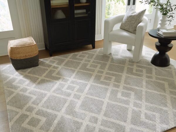 Unawick Large Rug - Image 3