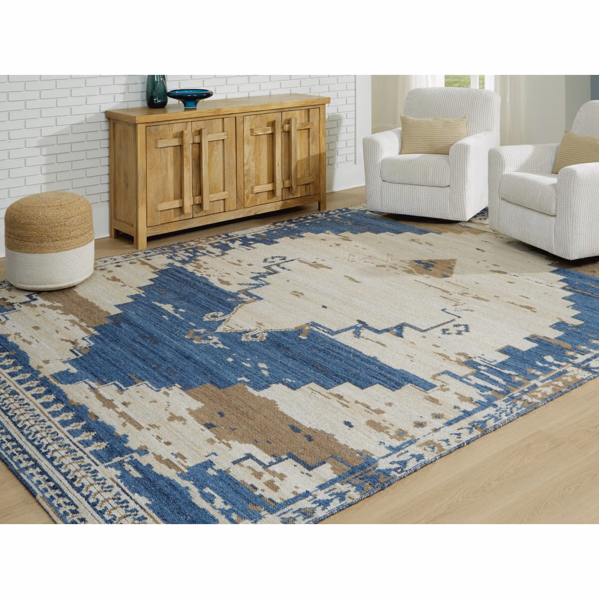 Varnler 10' x 14' Rug - Image 3