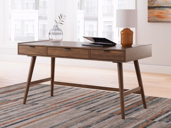 Lyncott 60" Home Office Desk - Image 3