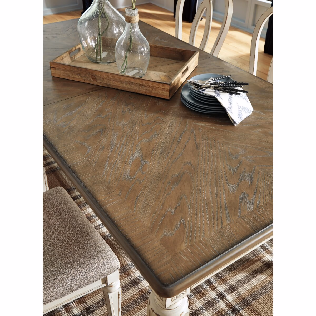 Realyn Dining Extension Table and 8 Chairs - Image 10