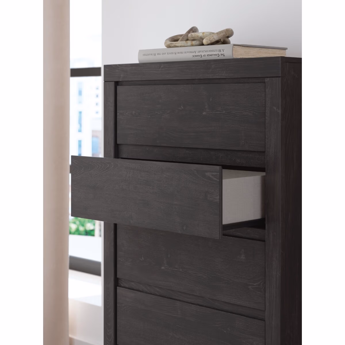 Fraluna Chest of Drawers - Image 11