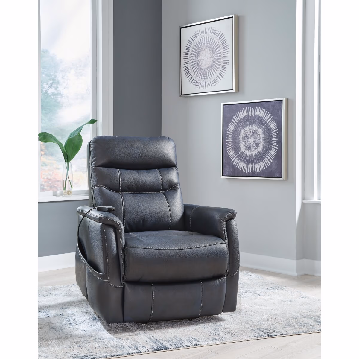 Strawbill Power Lift Recliner - Image 3