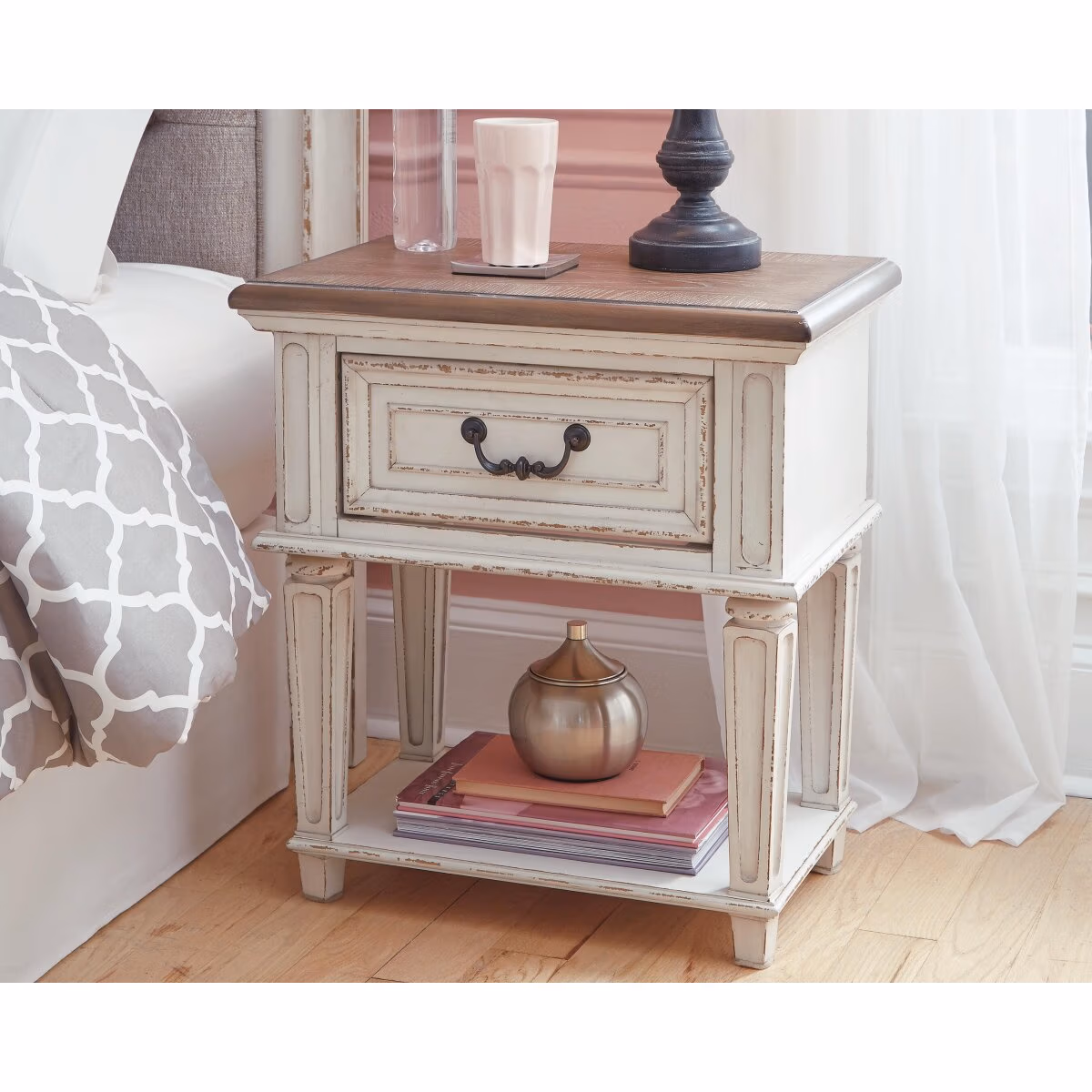 Realyn Nightstand - Image 3