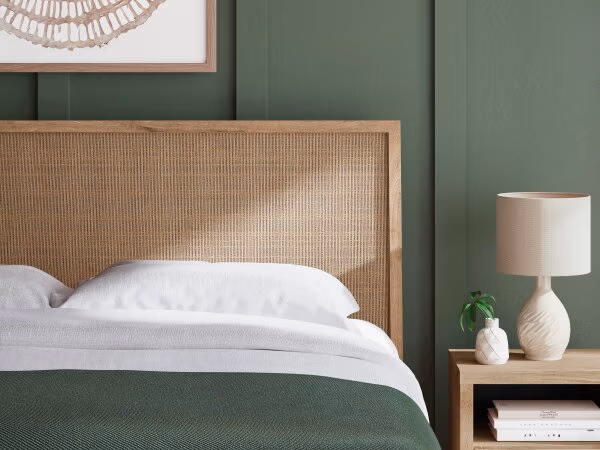 Cielden King Panel Bed - Image 10