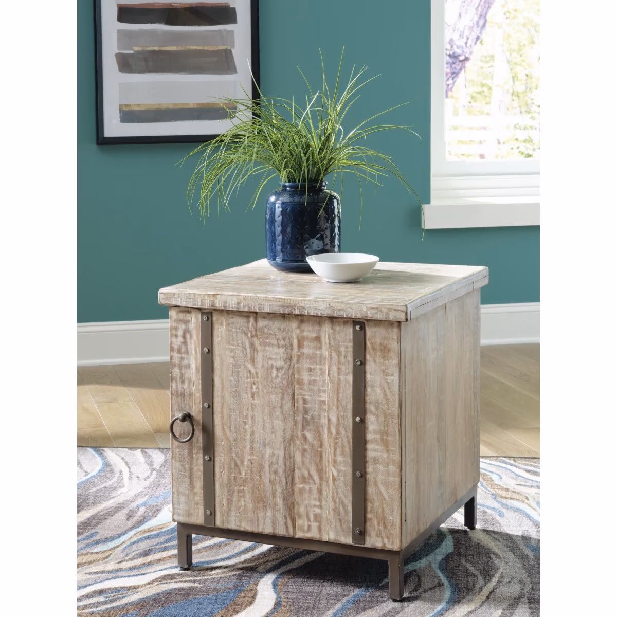 Laddford Accent Cabinet - Image 3