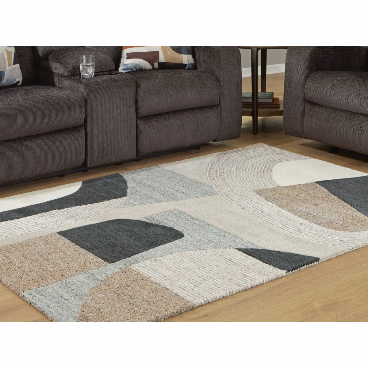 Edrickhill 5' x 7' Rug - Image 3