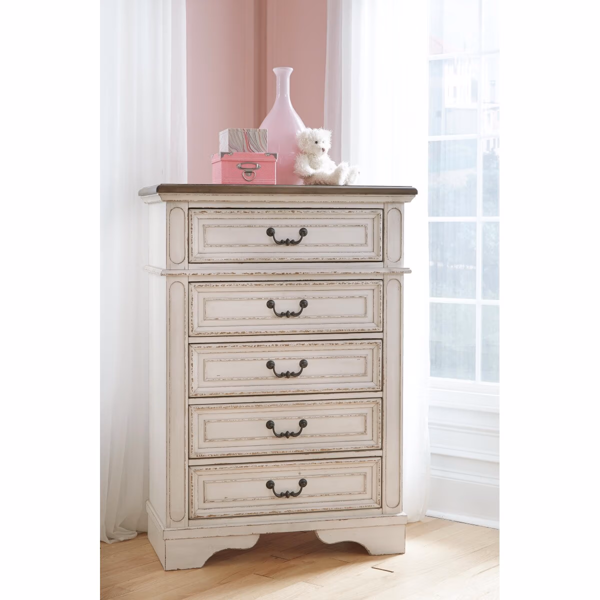Realyn Full Panel Bed, Dresser, Mirror, Chest and Nightstand - Image 17
