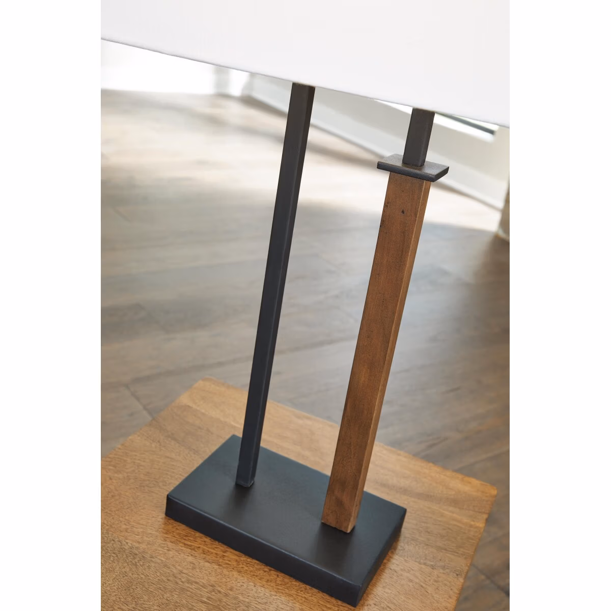 Voslen Table Lamp (Set of 2) - Image 5
