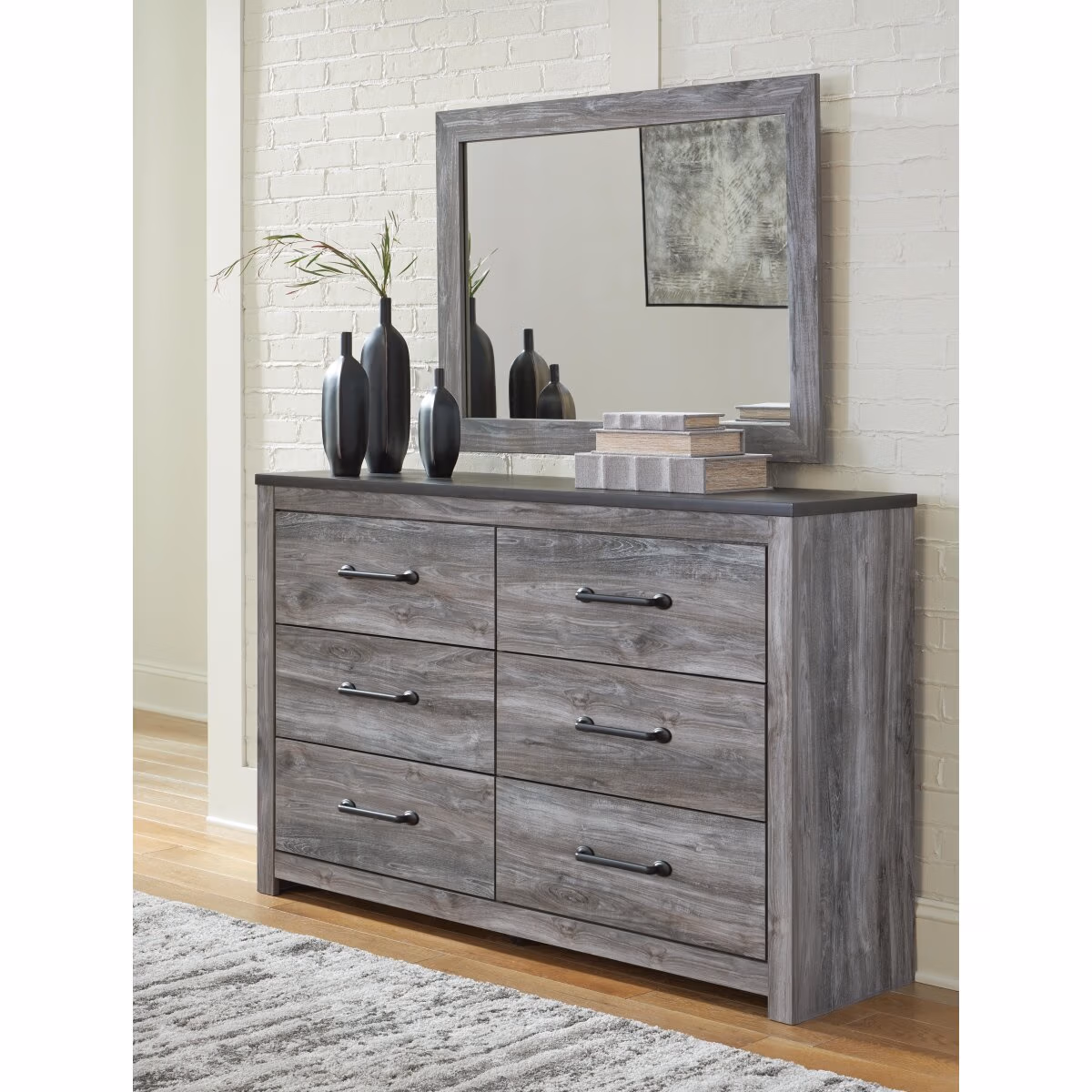 Bronyan Dresser and Mirror - Image 4