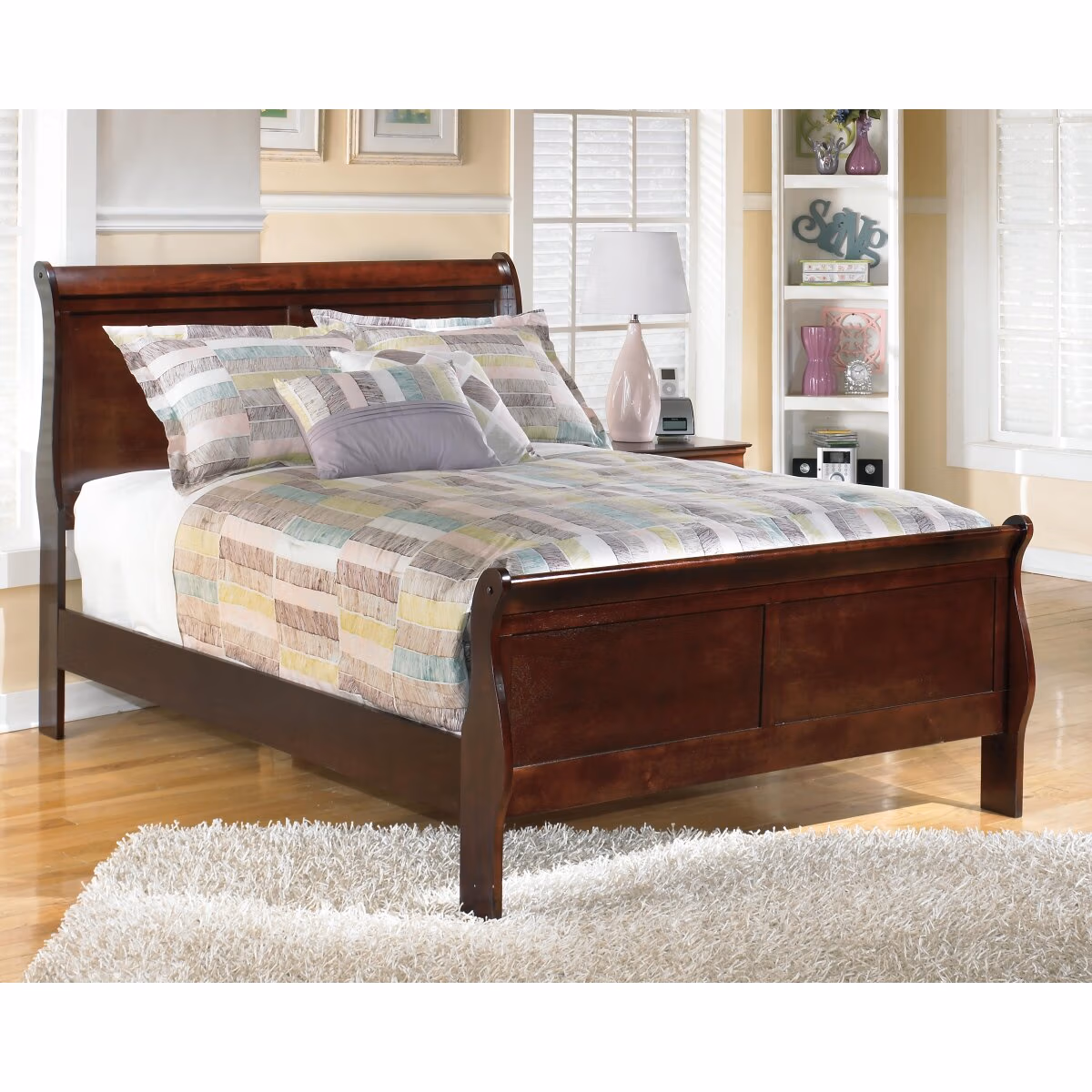 Alisdair Full Sleigh Bed, Dresser, Mirror, Chest and Nightstand - Image 15