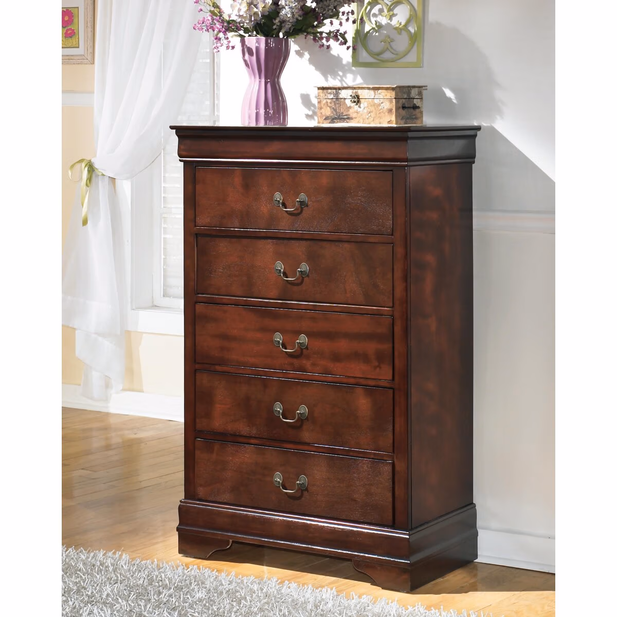 Alisdair Queen Sleigh Bed and Chest - Image 7