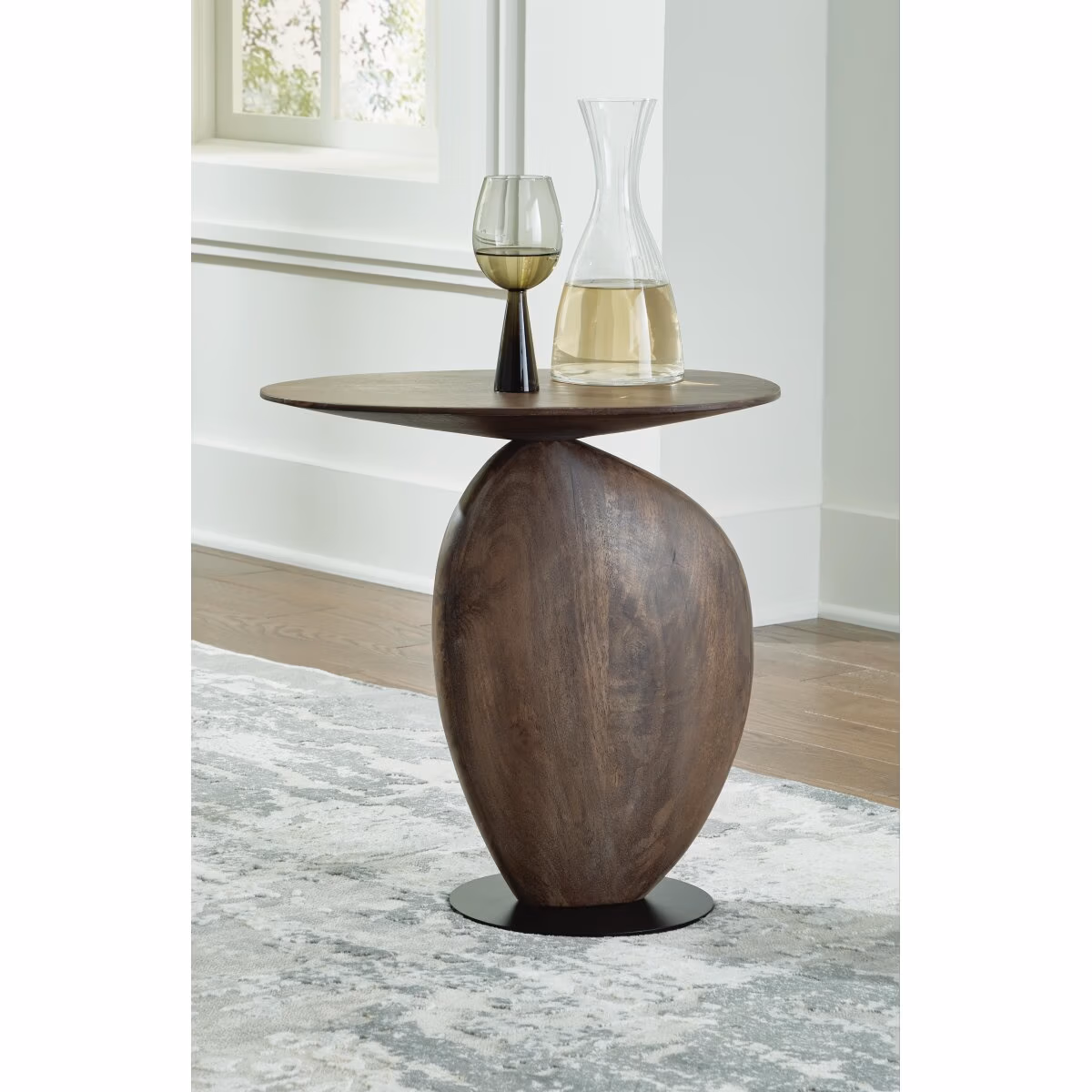 Cormmet Accent Table - Image 3