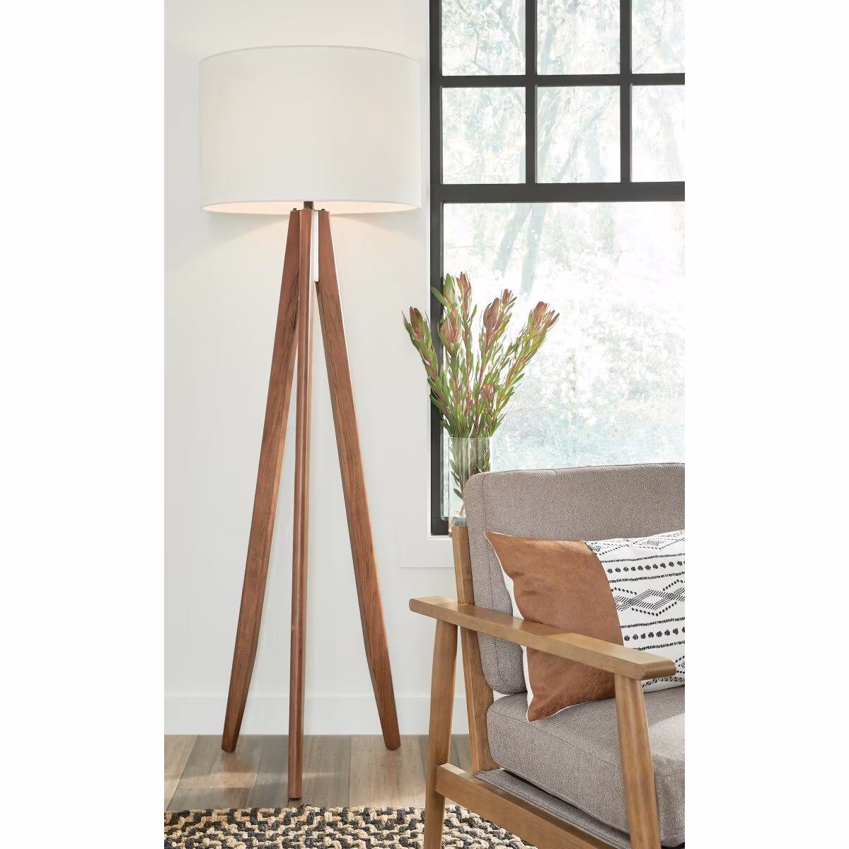 Dallson Floor Lamp - Image 3