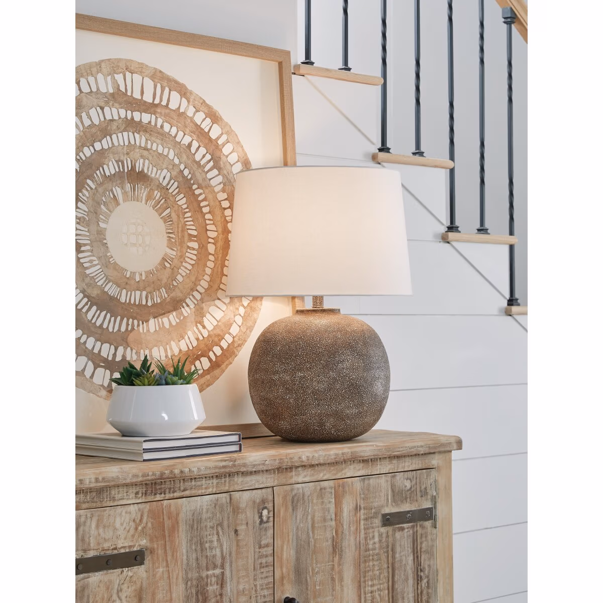 Neavesboro Table Lamp - Image 3