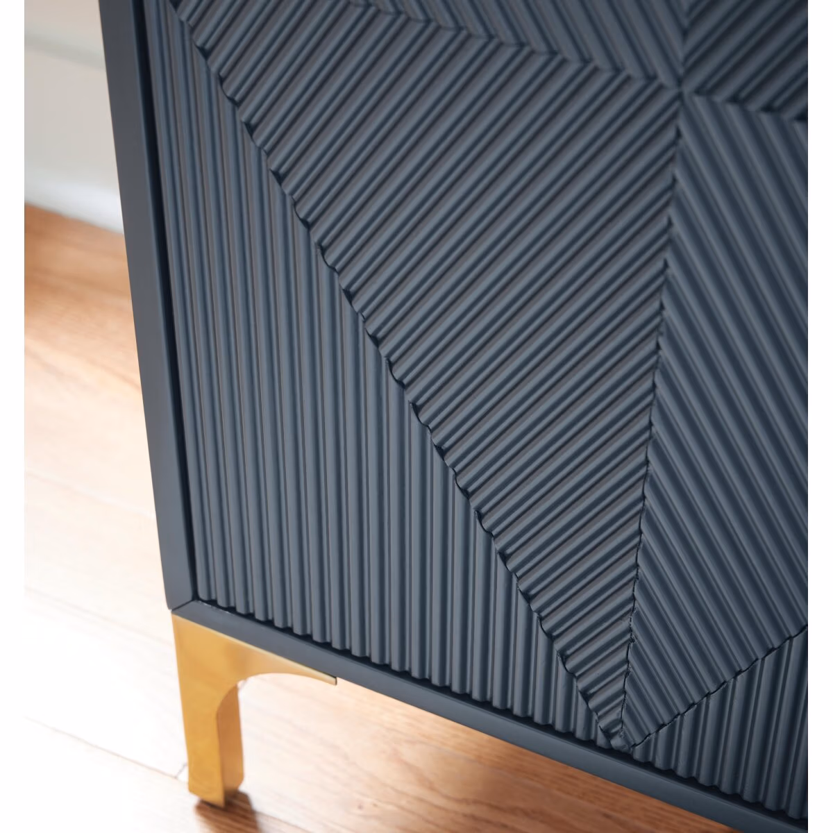 Loirwick Accent Cabinet - Image 10