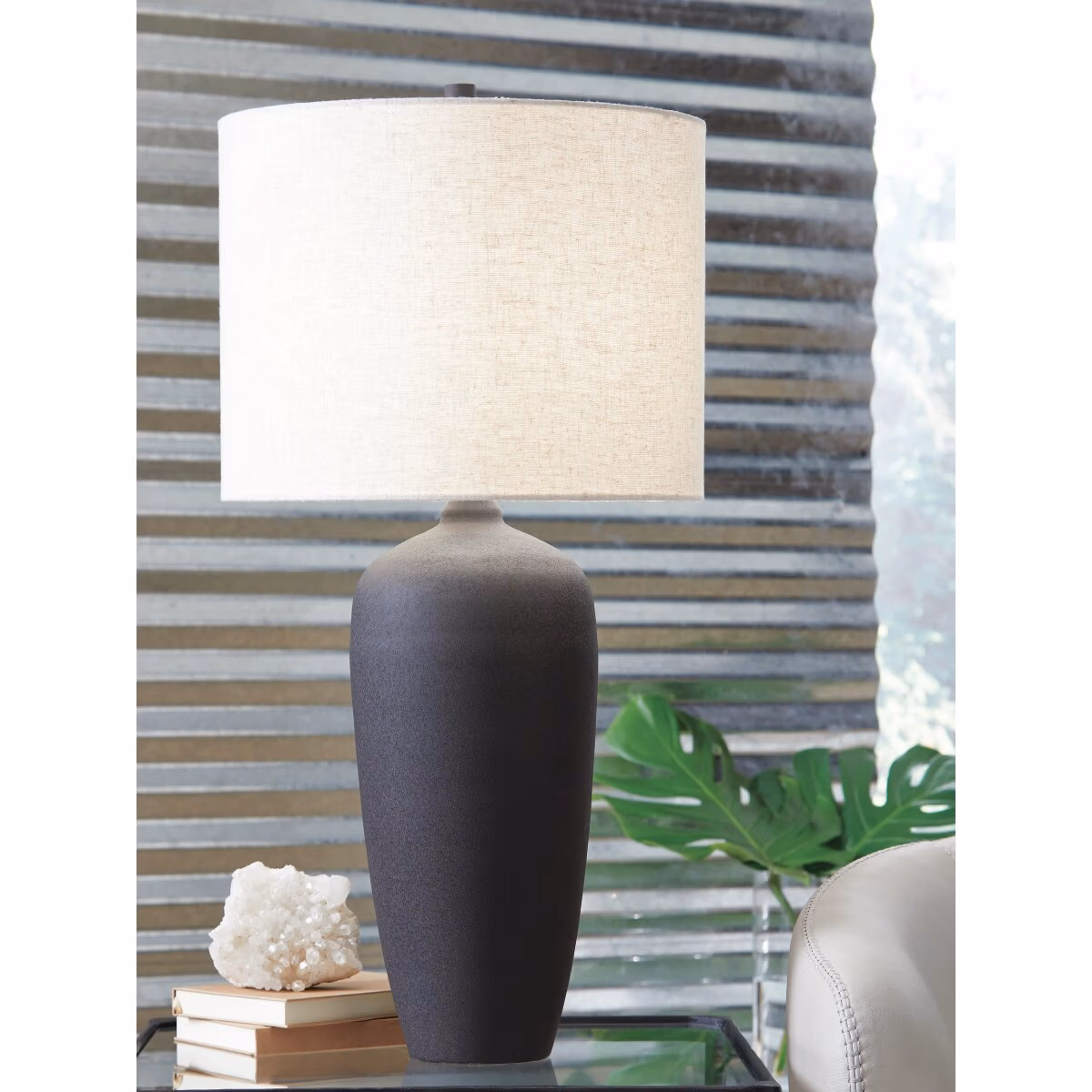 Ryenburg Table Lamp - Image 3