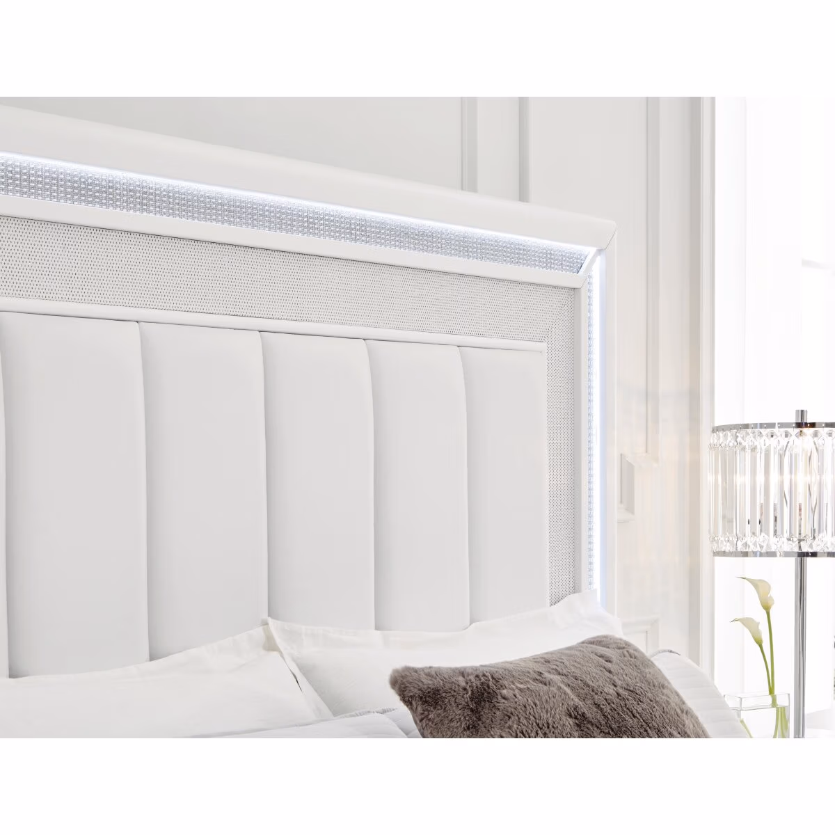 Chalanna King Upholstered Storage Bed - Image 8