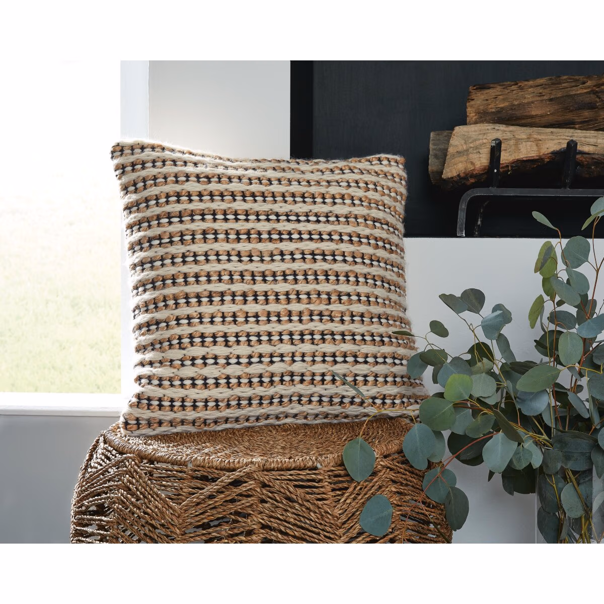 Nealington Pillow - Image 3