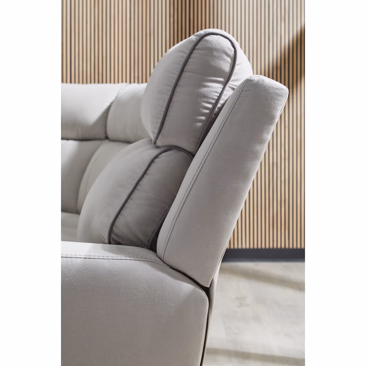 Social Pointe 6-Piece Reclining Sectional with Storage Console - Image 5