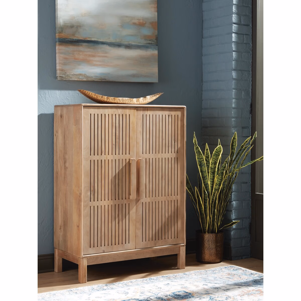 Pellamour Bar Cabinet - Image 3