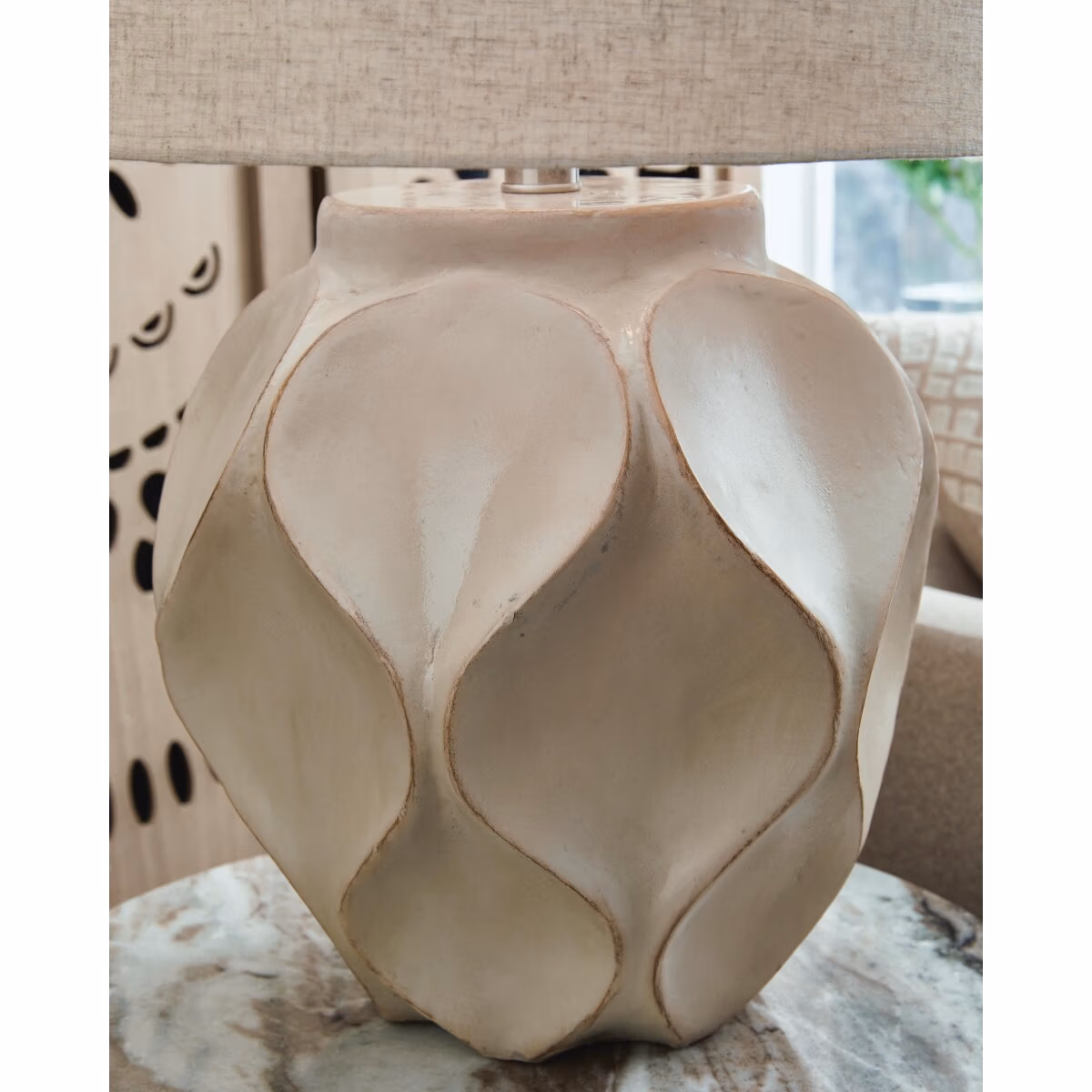 Edselham Table Lamp - Image 4