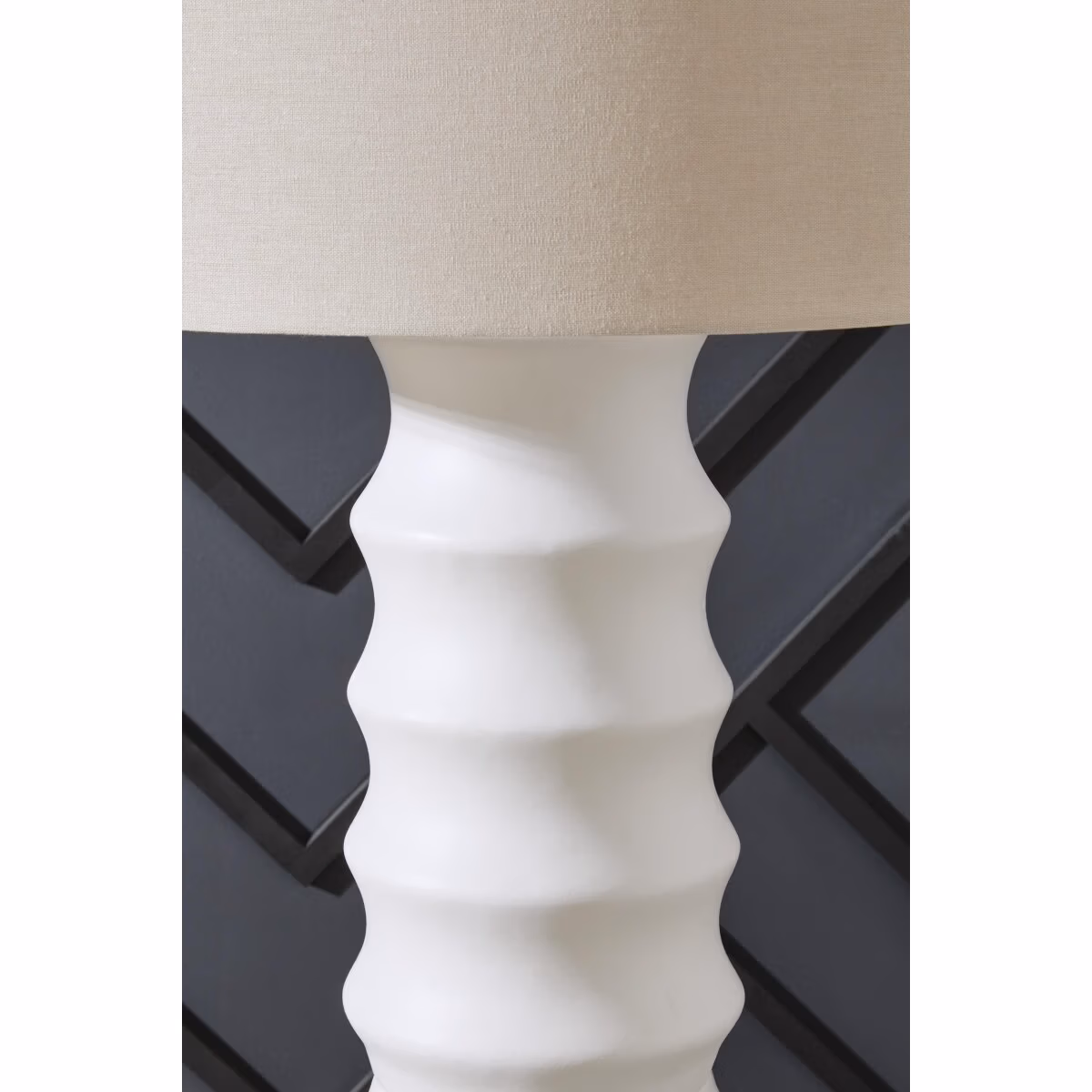 Veraleigh Floor Lamp - Image 4