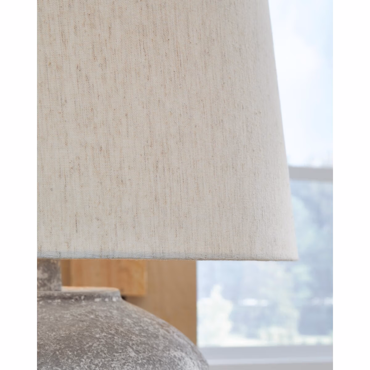 Dreward Table Lamp - Image 4
