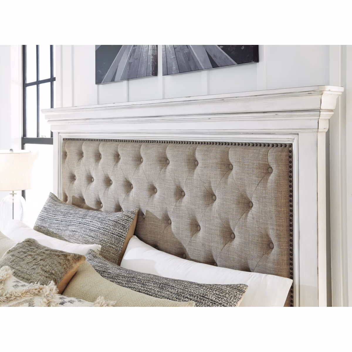 Kanwyn Queen Panel Bed - Image 4