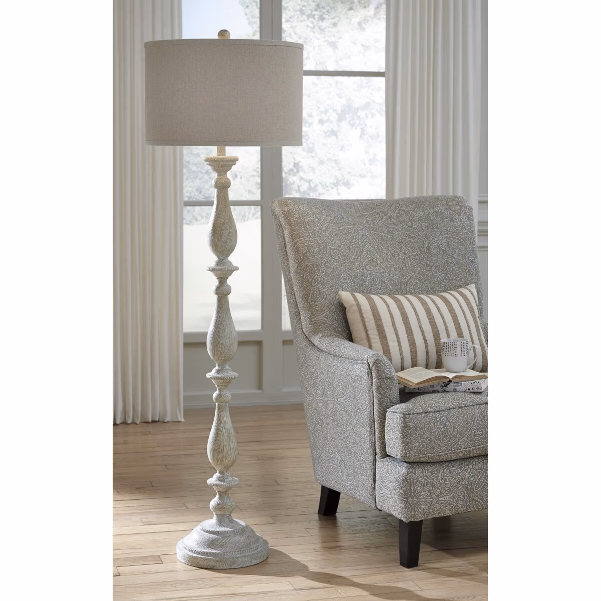 Bernadate Floor Lamp - Image 4