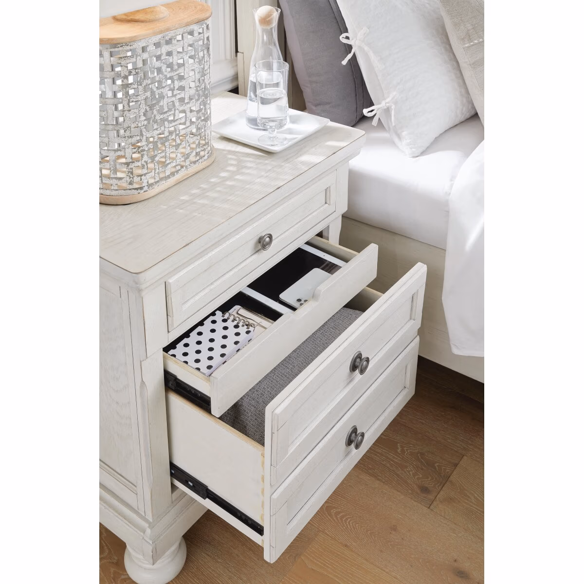 Robbinsdale Nightstand - Image 8