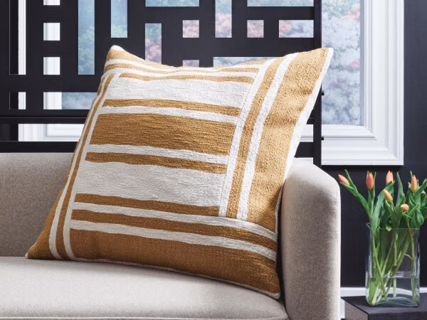 Darrman Pillow (Set of 4) - Image 3