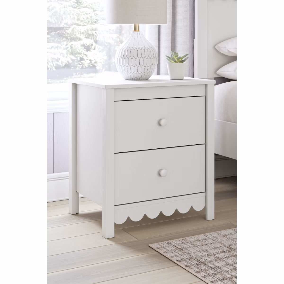Hallityn Nightstand - Image 3