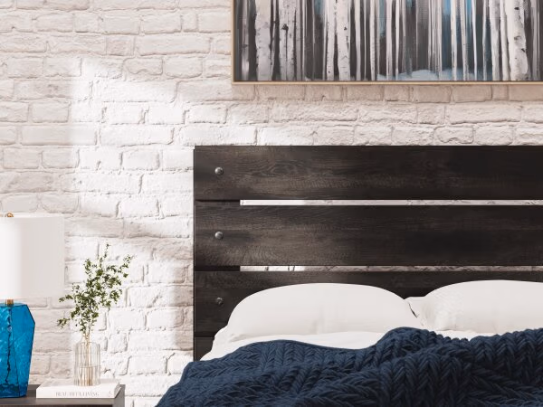 Hollivern Twin Panel Bed, Dresser and Mirror - Image 17