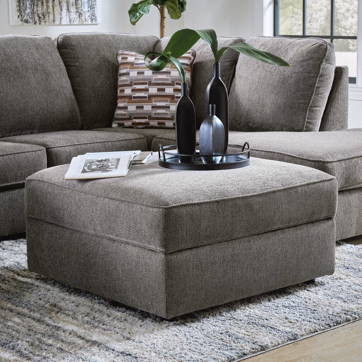 O'Phannon Ottoman With Storage - Image 3