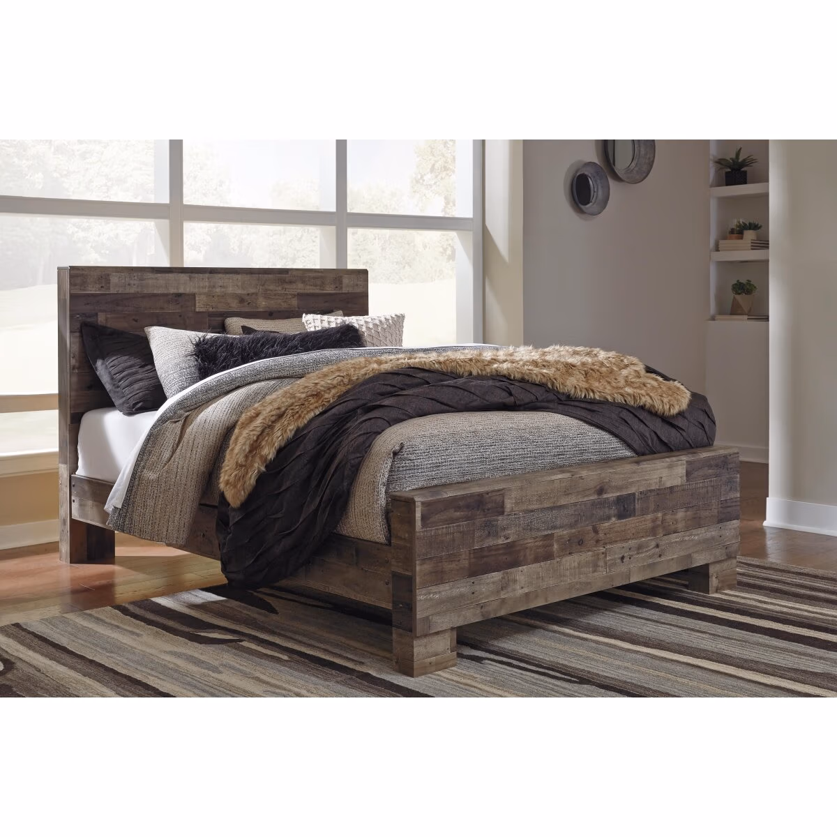 Derekson Queen Panel Bed - Image 2