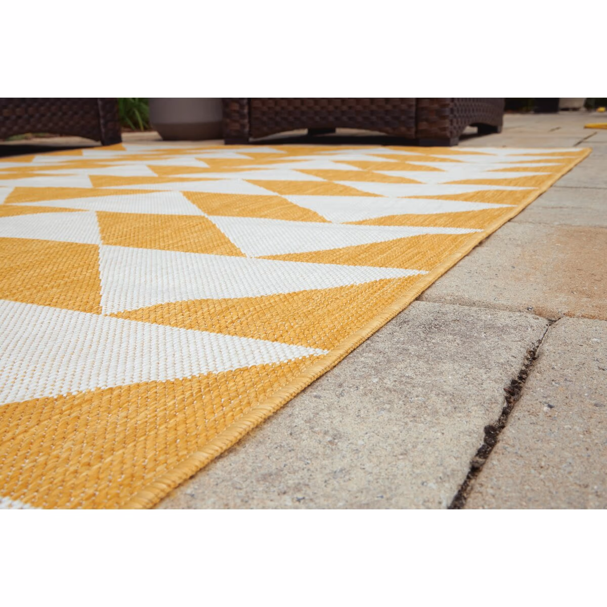 Thomley 5' x 7' Rug - Image 4