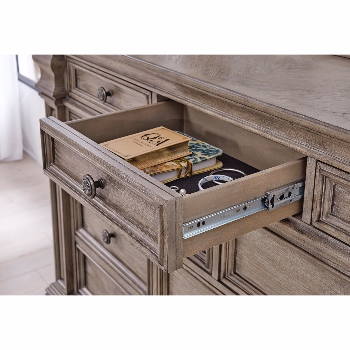 Blairhurst Dresser - Image 9