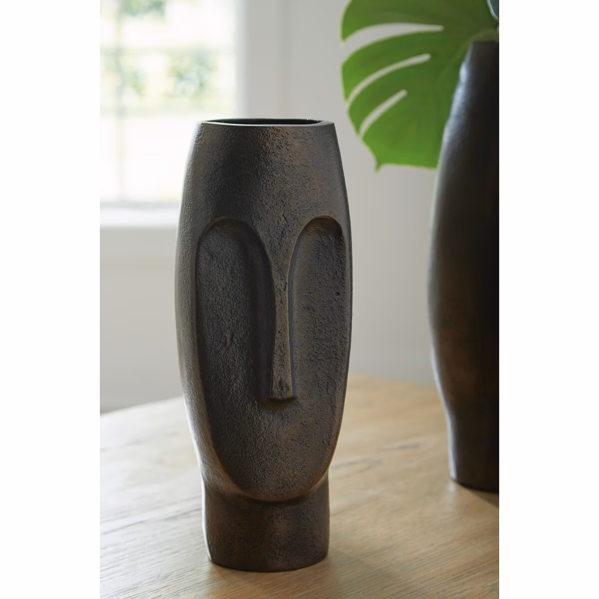 Elanman Vase - Image 3