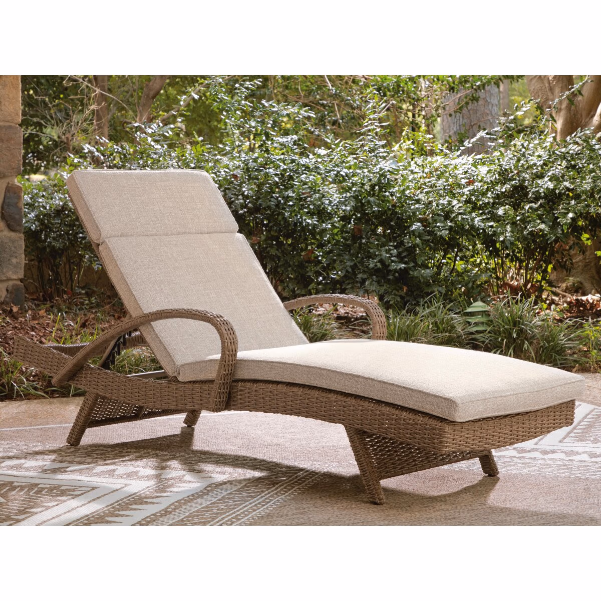 Laguna Heights Chaise Lounge with Cushion - Image 3