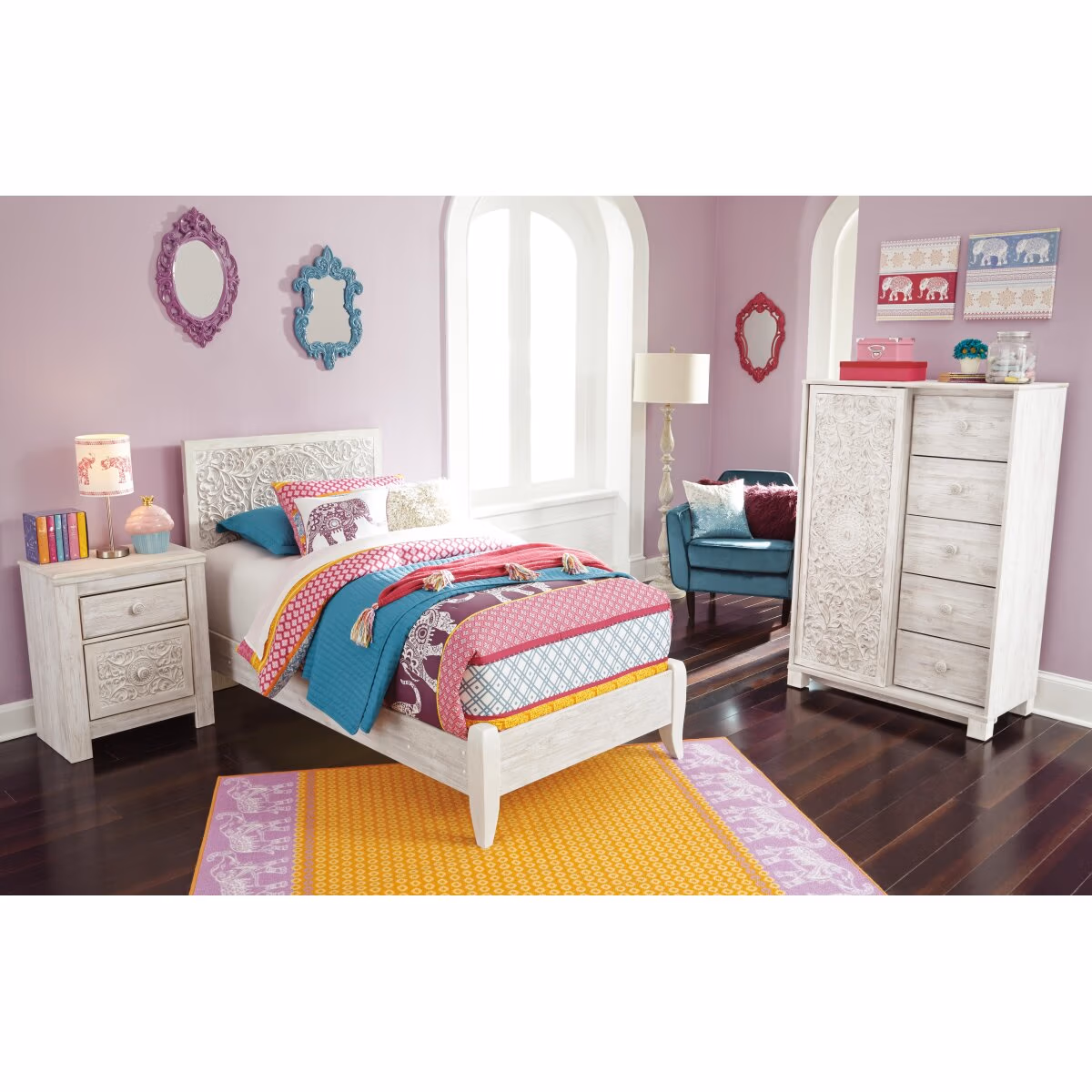 Paxberry Nightstand - Image 9