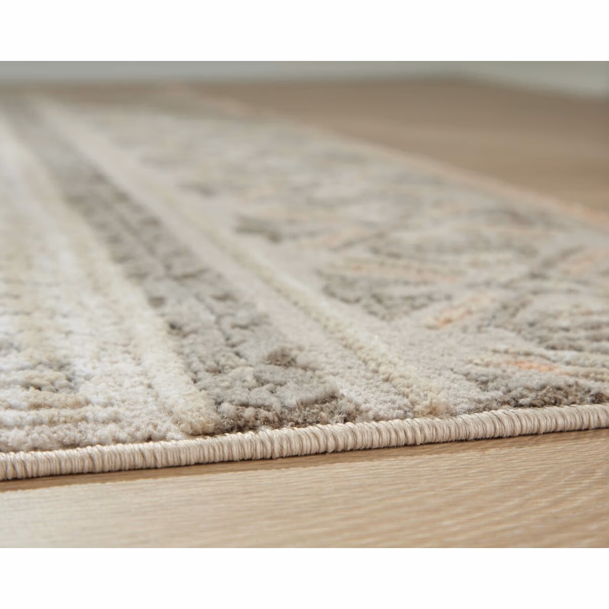 Bachby 5'3" x 7' Area Rug - Image 4
